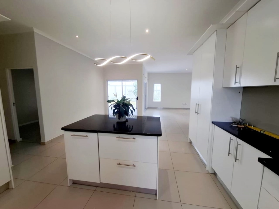 4 Bedroom Property for Sale in Parklands North Western Cape